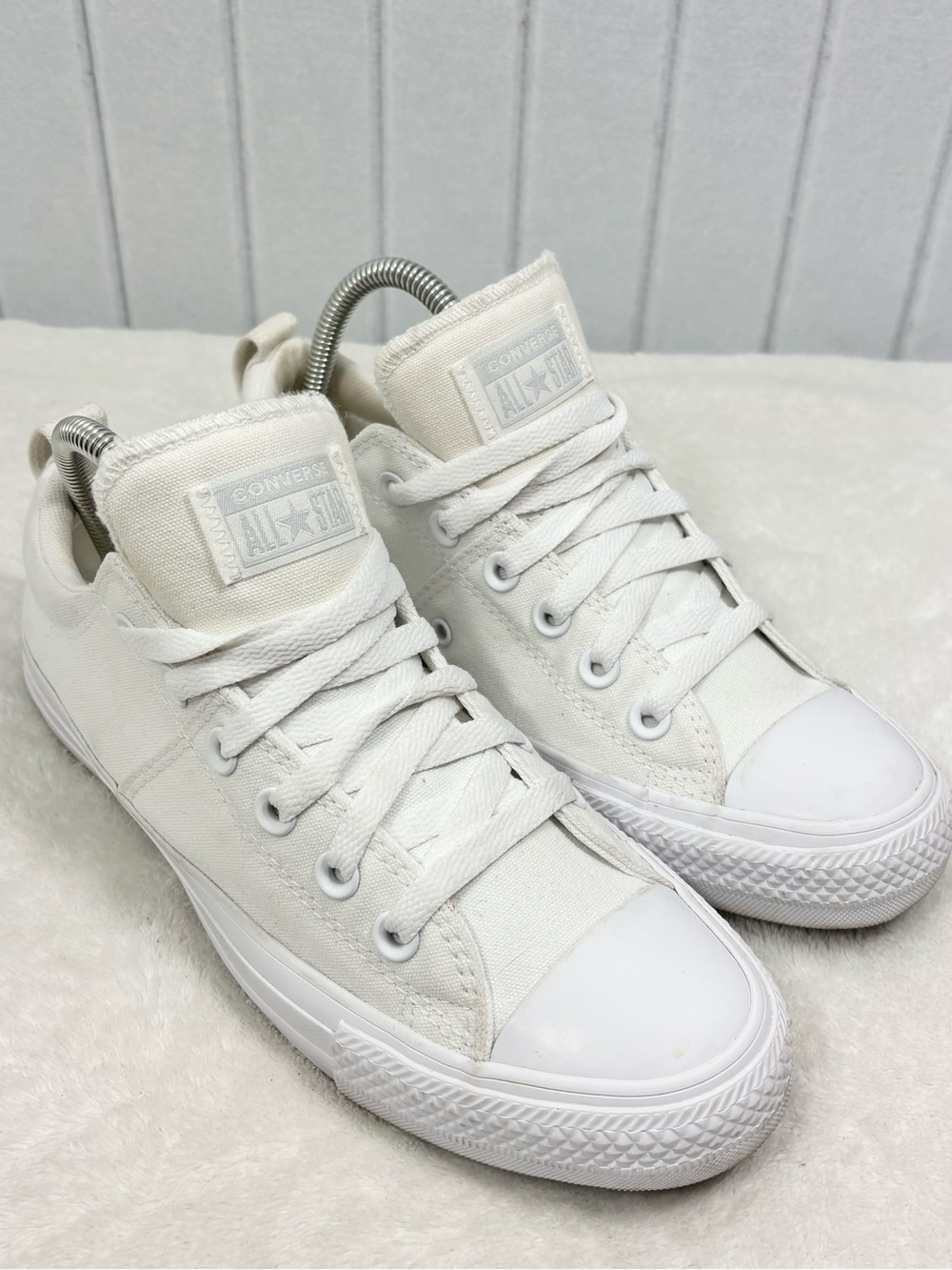 Converse All Star Low Top Sneakers in Off-White Size 8